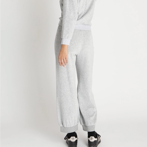 Kondi MATCHING SET. S Raglan Top & XS Harem Pants in Grey Heather Velour - Picture 4 of 10